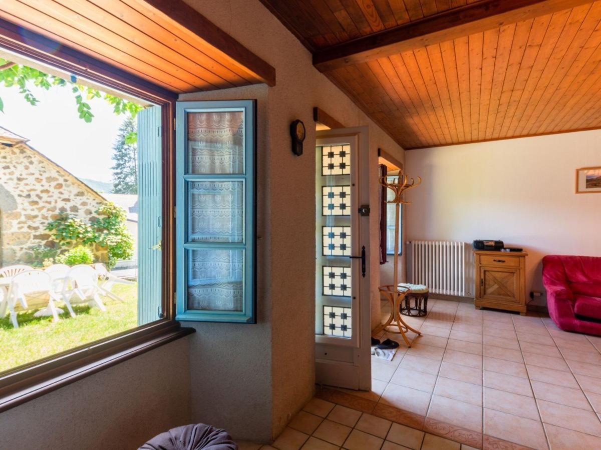 Beautiful Villa In The Parc Des Volcans D Auvergne Vic-sur-Cère Exterior foto