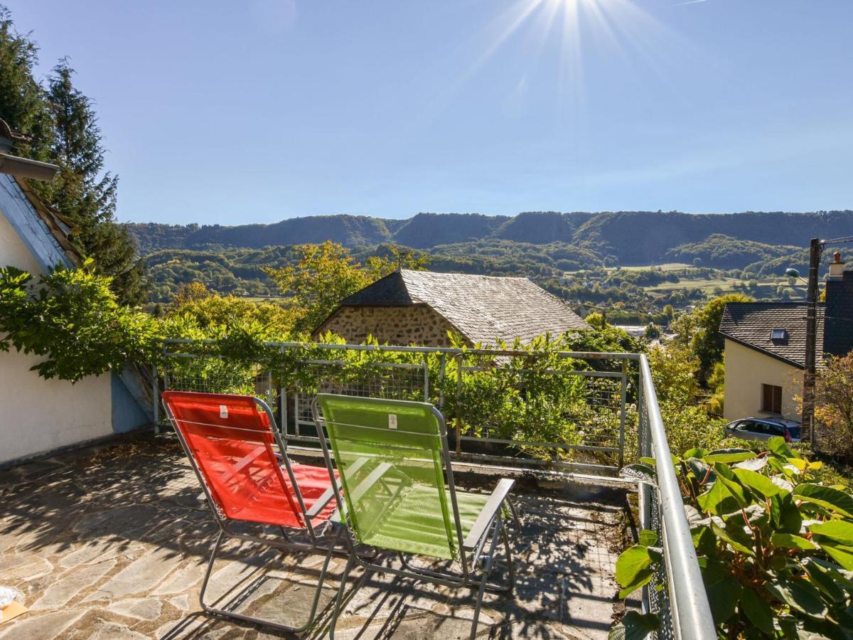 Beautiful Villa In The Parc Des Volcans D Auvergne Vic-sur-Cère Exterior foto
